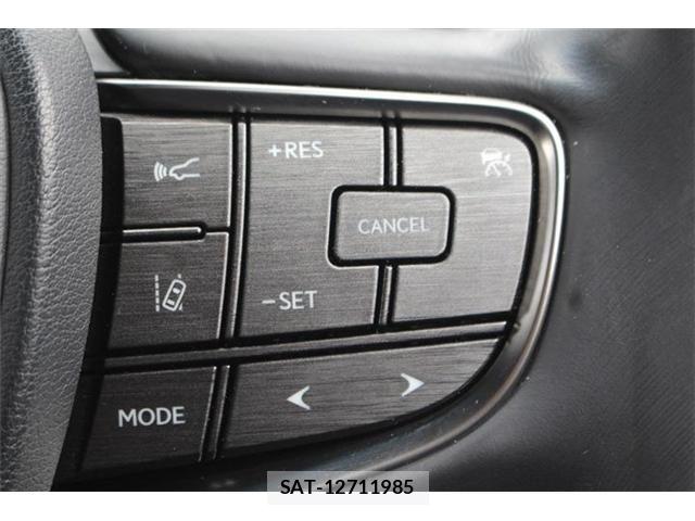 Lexus LS 2018-01 7392675-4