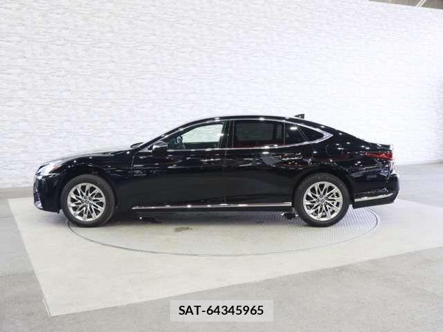 Lexus LS 2018-08 7455407-11