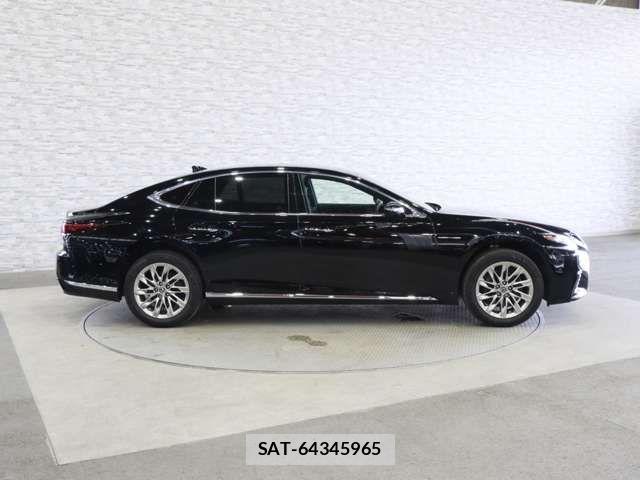 Lexus LS 2018-08 7455407-12