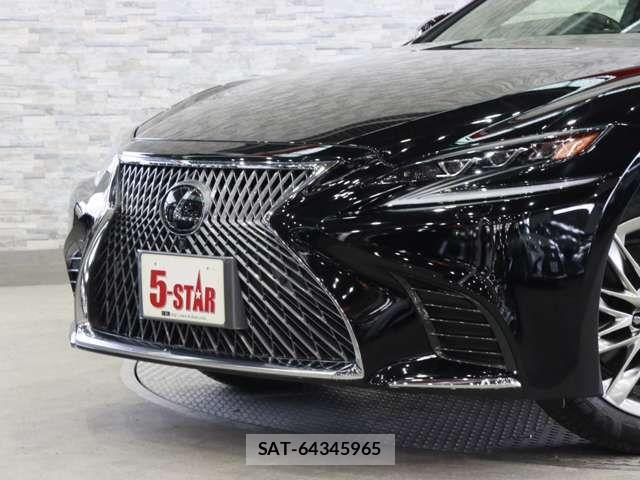 Lexus LS 2018-08 7455407-15