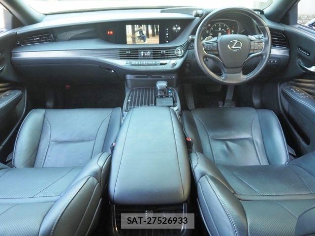 Lexus LS 2018-03 7455409-10
