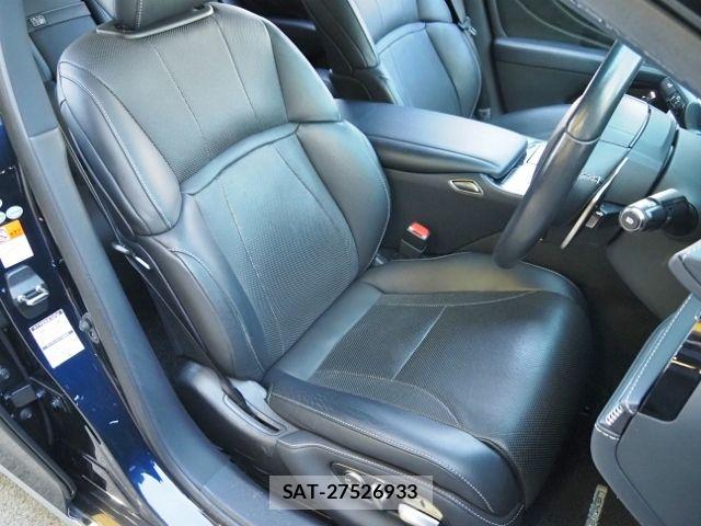 Lexus LS 2018-03 7455409-11