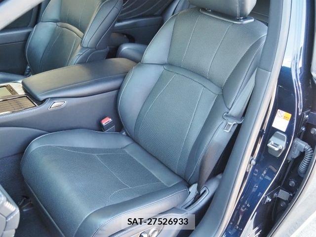 Lexus LS 2018-03 7455409-12