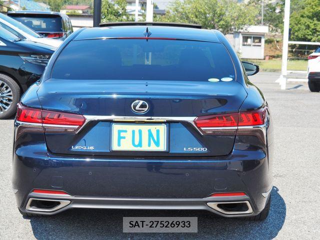 Lexus LS 2018-03 7455409-6