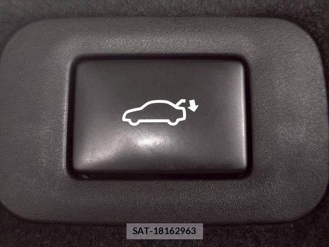 Lexus LS 2018-02 7501275-8