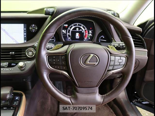 Lexus LS 2018-05 7562358-13