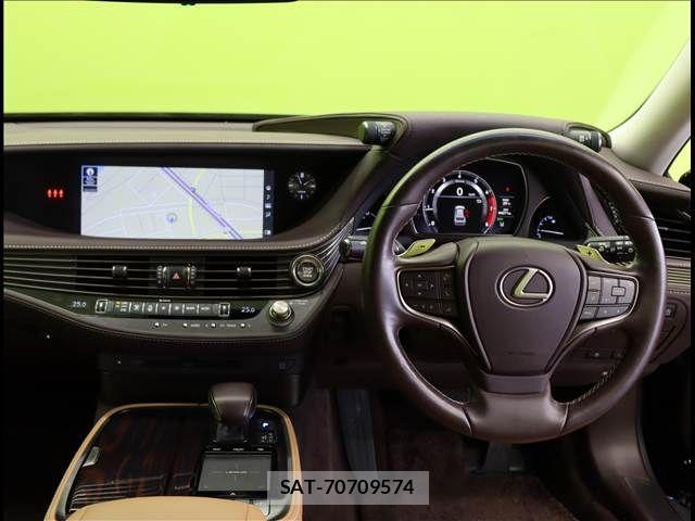 Lexus LS 2018-05 7562358-19