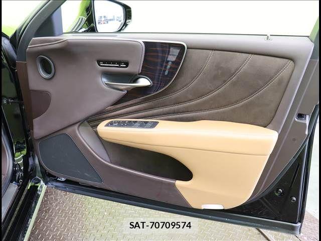 Lexus LS 2018-05 7562358-22