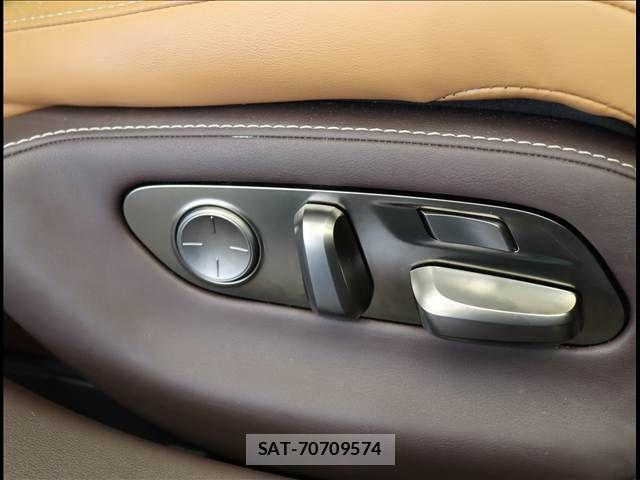 Lexus LS 2018-05 7562358-23