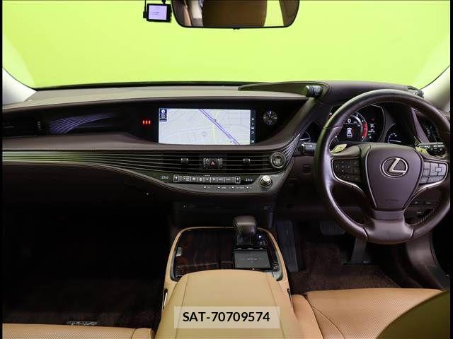 Lexus LS 2018-05 7562358-2