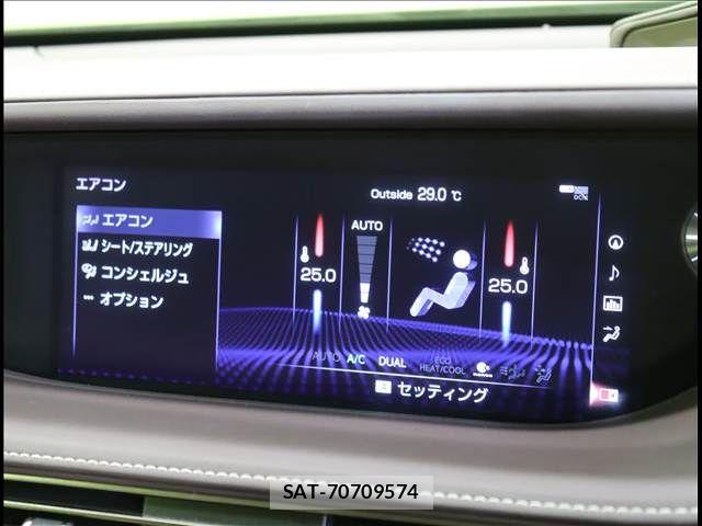 Lexus LS 2018-05 7562358-6