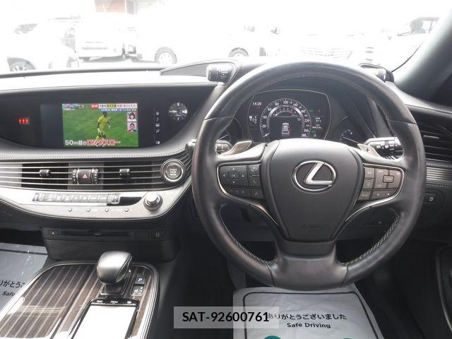 Lexus LS 2018-07 7617664-10