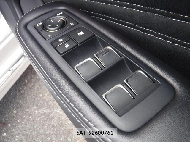 Lexus LS 2018-07 7617664-17