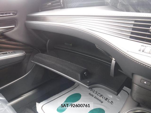 Lexus LS 2018-07 7617664-25