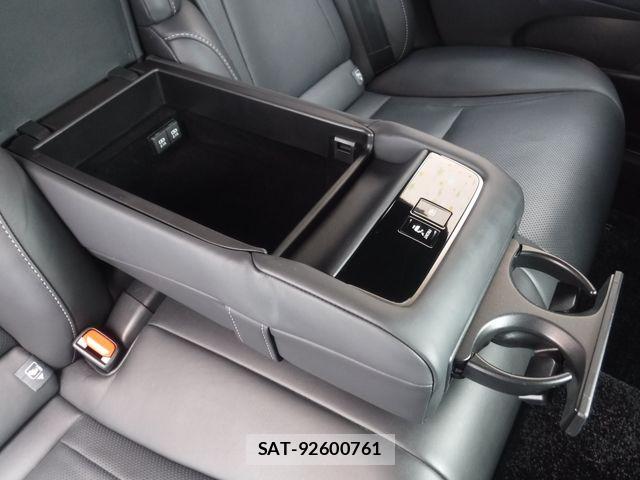 Lexus LS 2018-07 7617664-26