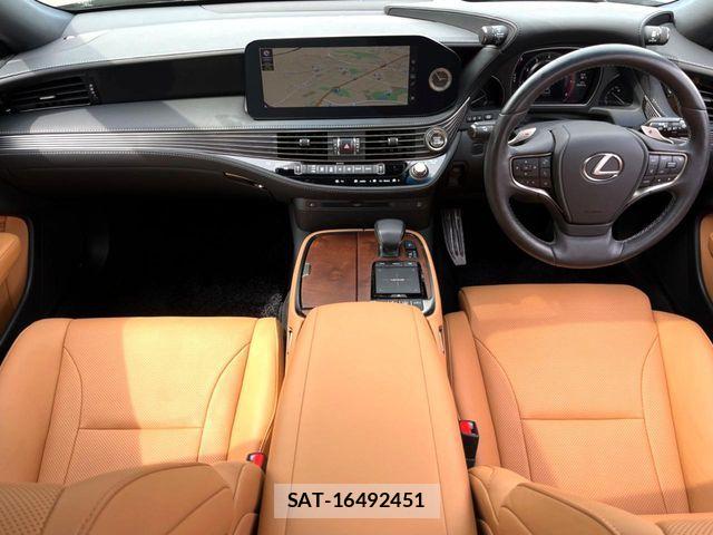 Lexus LS 2021-03 8074343-1