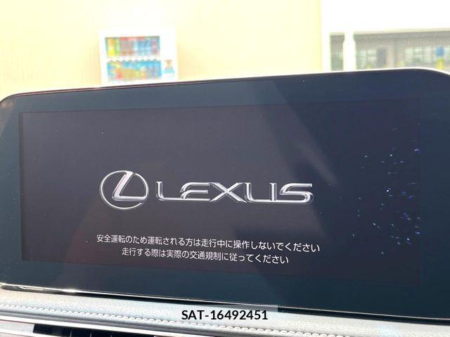 Lexus LS 2021-03 8074343-4