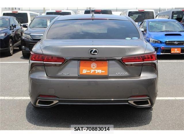 Lexus LS 2018-02 8074348-9