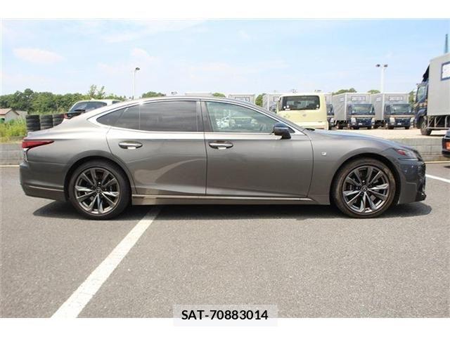 Lexus LS 2018-02 8074348-10