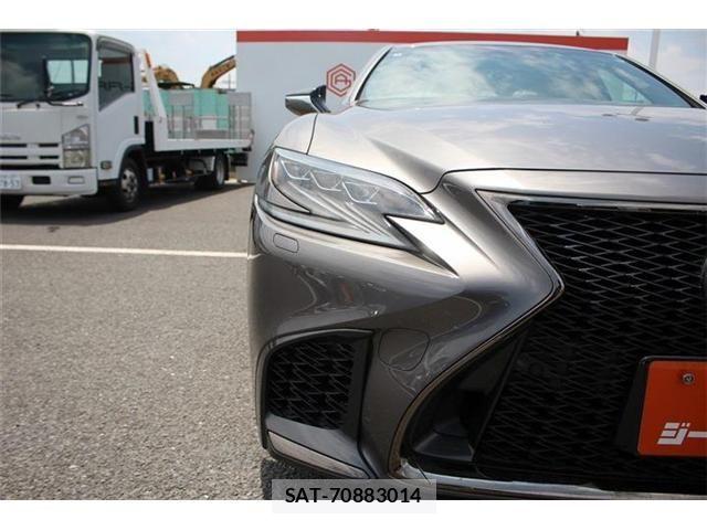 Lexus LS 2018-02 8074348-12