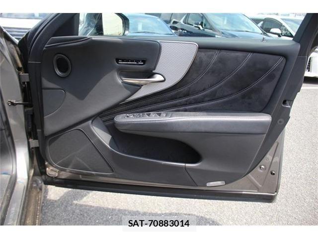 Lexus LS 2018-02 8074348-17