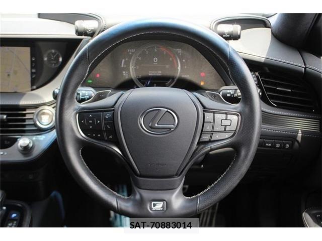 Lexus LS 2018-02 8074348-21