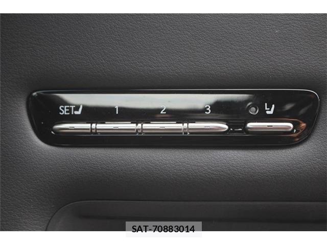 Lexus LS 2018-02 8074348-24