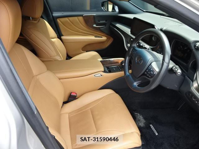 Lexus LS 2021-06 8074344-10