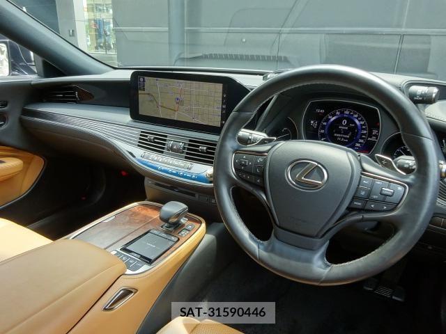 Lexus LS 2021-06 8074344-13