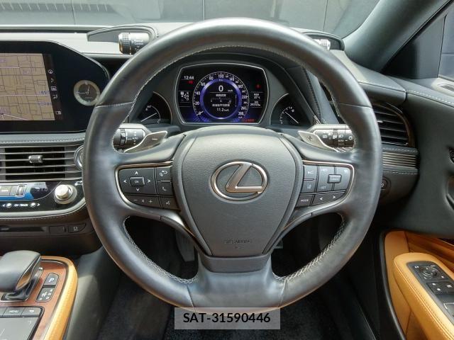 Lexus LS 2021-06 8074344-15