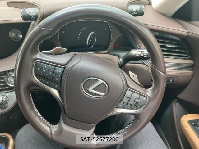 Lexus LS 2018-03 8100141-16