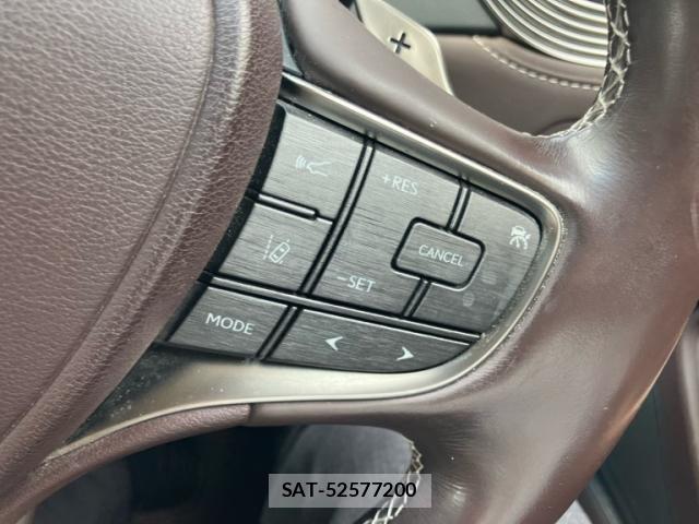 Lexus LS 2018-03 8100141-17