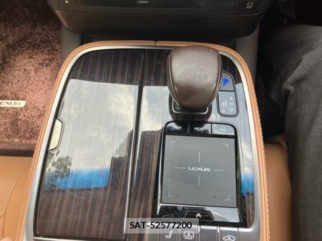 Lexus LS 2018-03 8100141-22