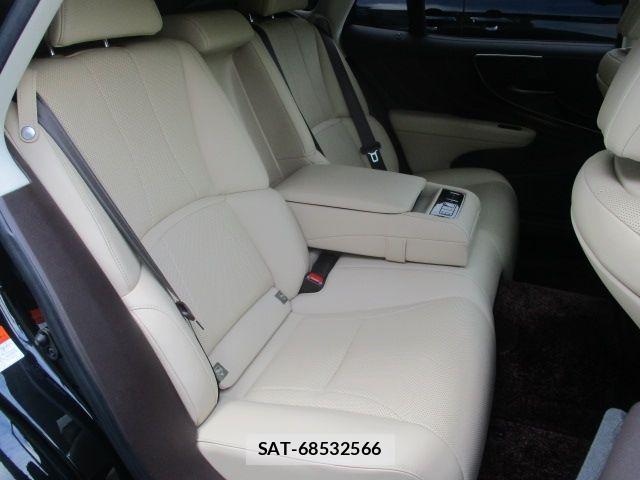 Lexus LS 2019-05 8100140-9
