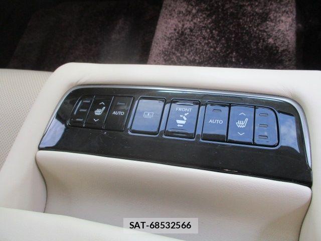 Lexus LS 2019-05 8100140-10