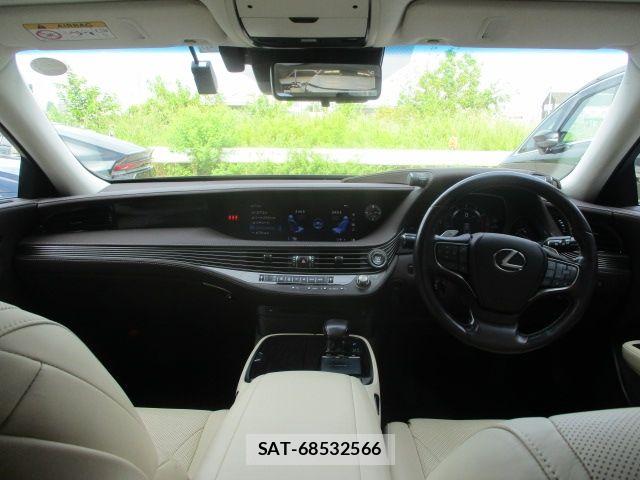 Lexus LS 2019-05 8100140-12