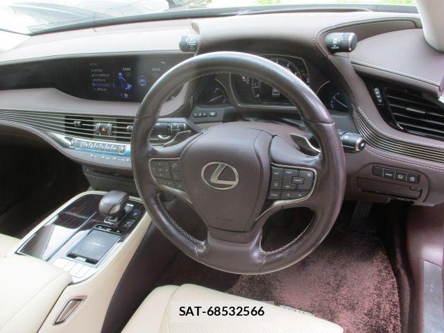 Lexus LS 2019-05 8100140-19