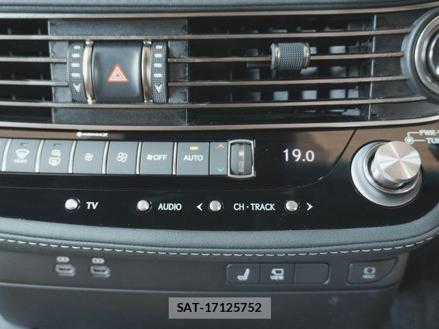 Lexus LS 2023-09 8100138-11