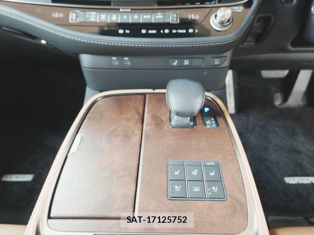 Lexus LS 2023-09 8100138-12