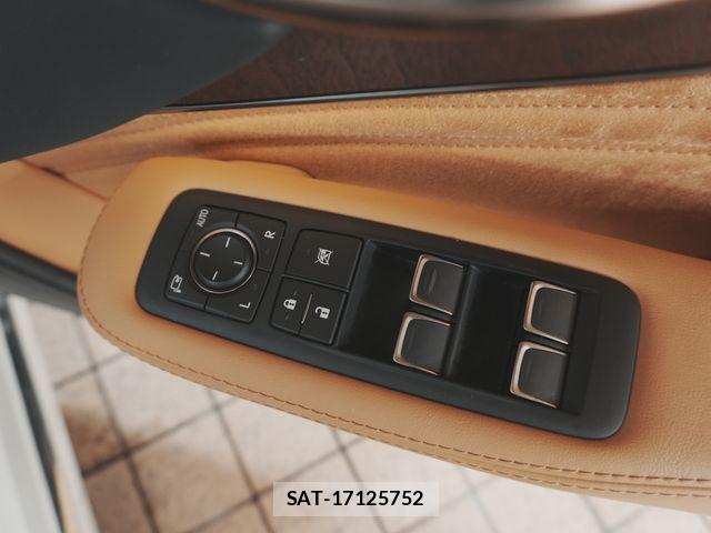Lexus LS 2023-09 8100138-15