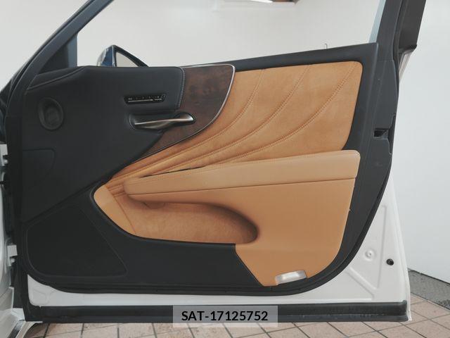 Lexus LS 2023-09 8100138-21
