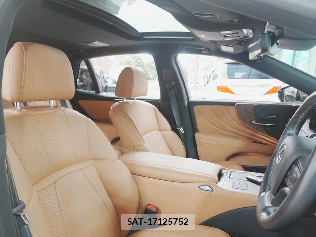 Lexus LS 2023-09 8100138-22
