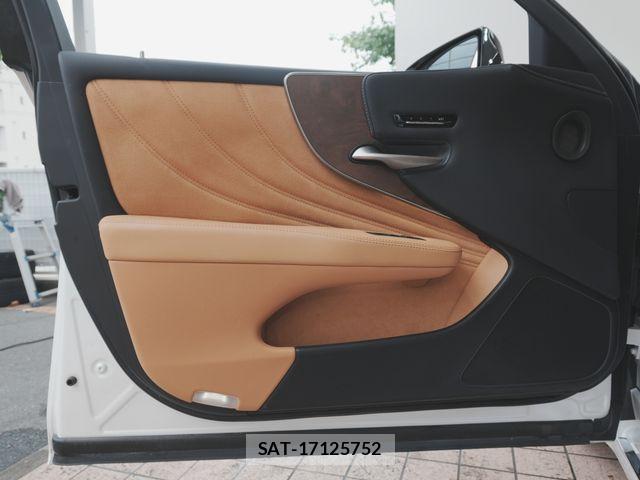 Lexus LS 2023-09 8100138-23