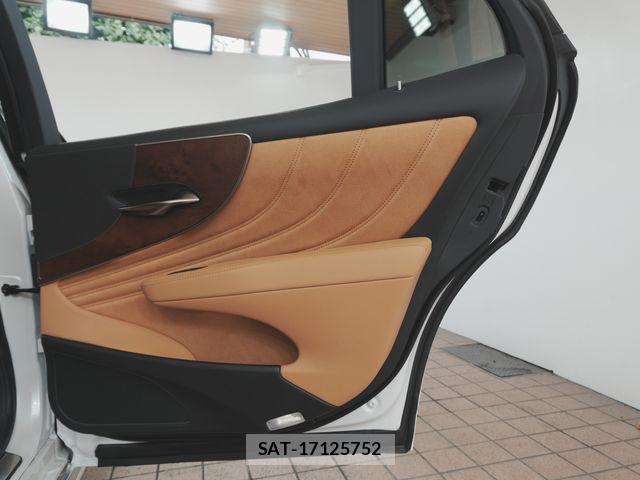 Lexus LS 2023-09 8100138-25