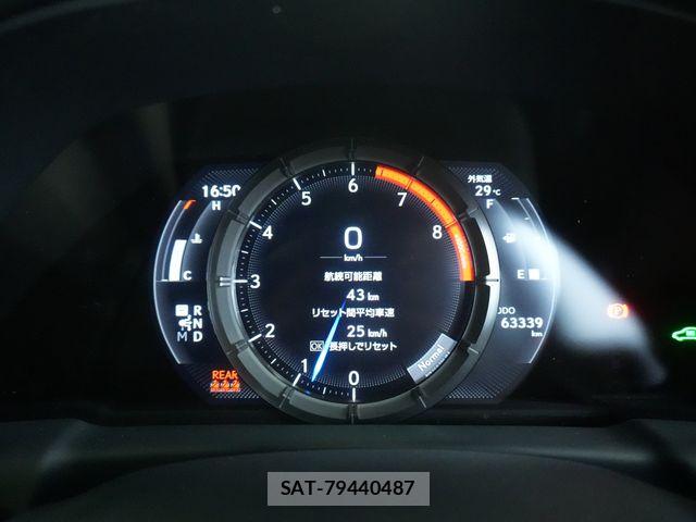 Lexus LS 2021-06 8100139-13