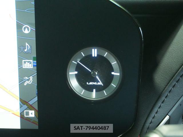 Lexus LS 2021-06 8100139-14