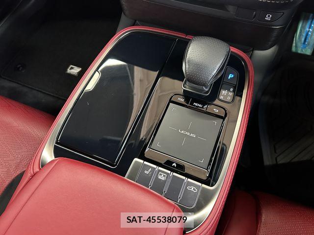 Lexus LS 2018-01 8208385-11