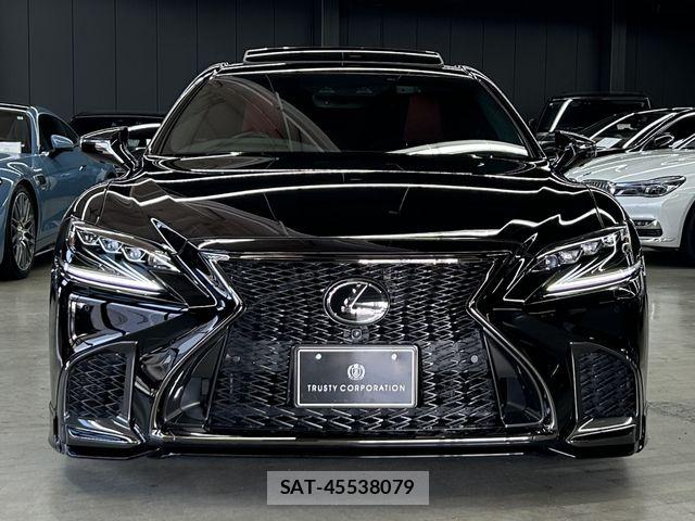 Lexus LS 2018-01 8208385-1