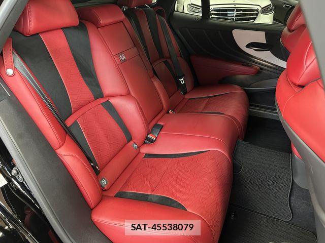 Lexus LS 2018-01 8208385-8