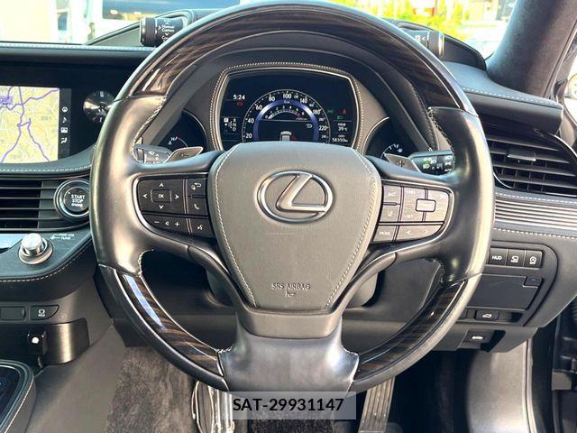 Lexus LS 2018-05 8230625-10